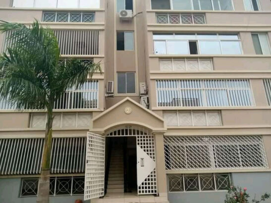 A venda apartamento T3 no 3 andar no condomínio Kingsvillage