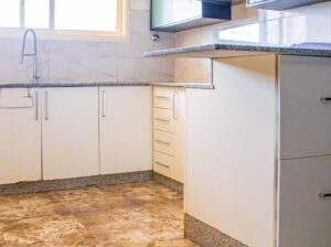 Vende-se Excelente Apartamento T3 no Bairro da Polana (Av.24 de Julho-Edificio Solar Próximo a Antiga Clínica 007)