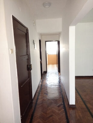 Vende Flat T3 na Av. Olaf Palm