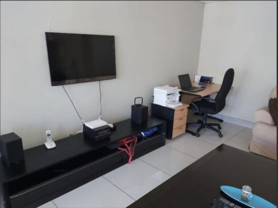 Vende-se luxuoso apartamento T4 no condomínio Marés