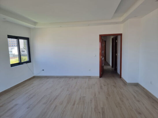 Luxuoso Apartamento T3 no Condomínio Lua e Mar