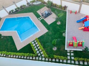 To super luxury 3 bedroom apartment for sale in Condomínio Rosas, close to Escola Portuguesa.