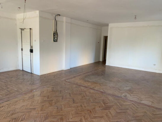 VENDE-SE APARTAMENTO T4 NA AV MÃO-TSE-TUNG