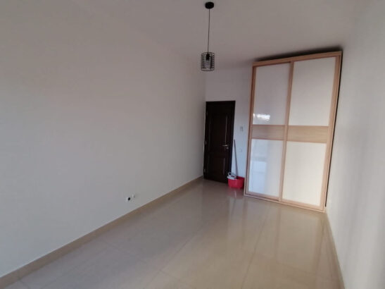 Arrenda-se Luxuoso Apartamento T2 no Condomínio Joss Village (Bairro do Triunfo)