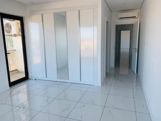 Vende-se Apartamento no Condomínio Rosas