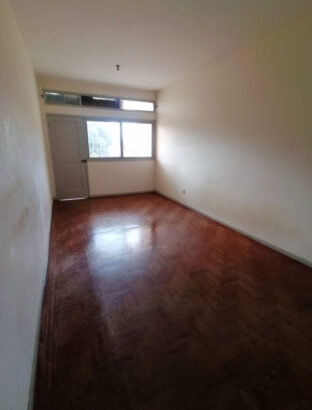 Arrendo apartamento tipo 3 no alto mae