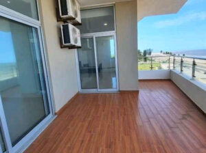 Vende-se apartamento tipo4( condomínio beach front)