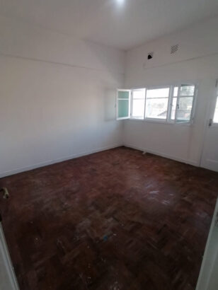 Arrenda-se Apartamento Tipo 3, 4°andar sem elevador, água 24h, termo-acumulador, cozinha com armários, *no Bairro do Alto-Maé, avenida Ho-Chi-Min esquina com Guerra Popular, perto do Mozambique Motors* a 30 Mil Meticais negociáveis até 28 Mil Meticais