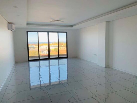 Disponível Vende-se Apartamento T3 no Condomínio Rosas, próximo a Escola Portuguesa.