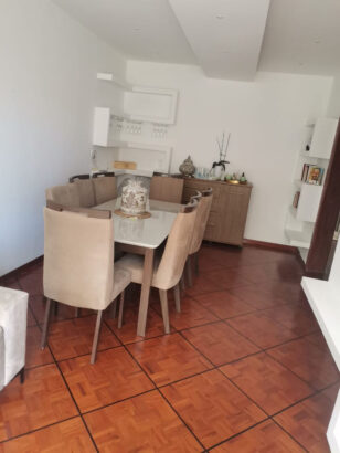 Vende-se Excelente Apartamento T3 1⁰Andar no Bairro Central (Próximo ao Tiger Center)