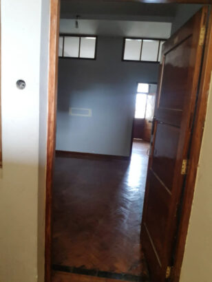 Vende se apartamento tp2 +1 3°andar num prédio de 6 andares na ponto final