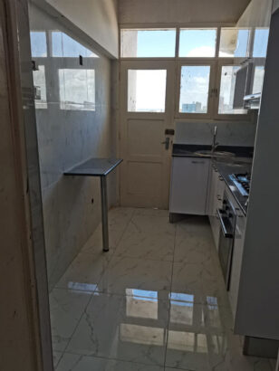 Vende-se luxuoso Apartamento T2 13⁰Andar Com Elevador Novo no Bairro Central