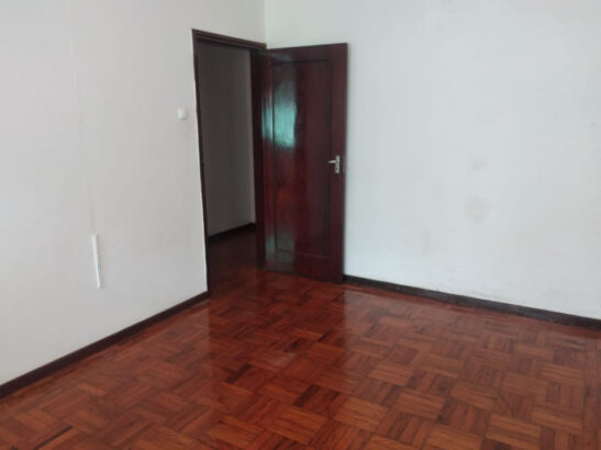 Arrenda-se apartamento T2 na polana