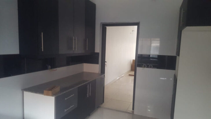 ARRENDA-SE luxuosa apartamento tipo2 num condominio novo e seguro no bairro de mapulene ADPP apartamento novo por inaugurar  , marque já a sua visita