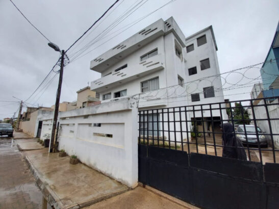 ARRENDA-SE luxuoso apartamento tipo2 com ou sem moveis no bairro do triunfo num condominio novo e seguro proximo ao condominio vila sol  , marque já a sua visita