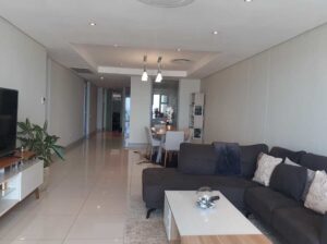 Vendemos: Luxuoso apartamento no condomínio Marés