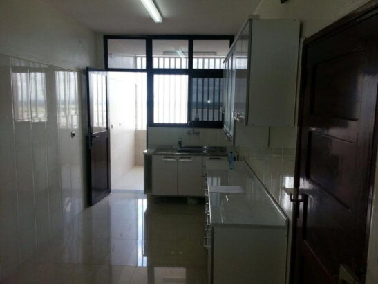 Vende-se Excelente Apartamento T3 no Bairro Central (Próximo a Interfranca)