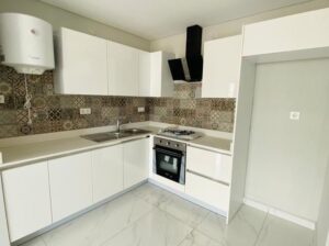 Vende-se Arrenda-se super belíssimo Apartamento T1 no Condomínio Deco Assus, Av. Marginal.