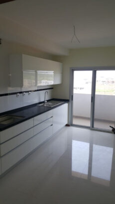 Vende-se Luxuoso Apartamento T3 no Condomínio Open (Bairro da Costa do Sol)